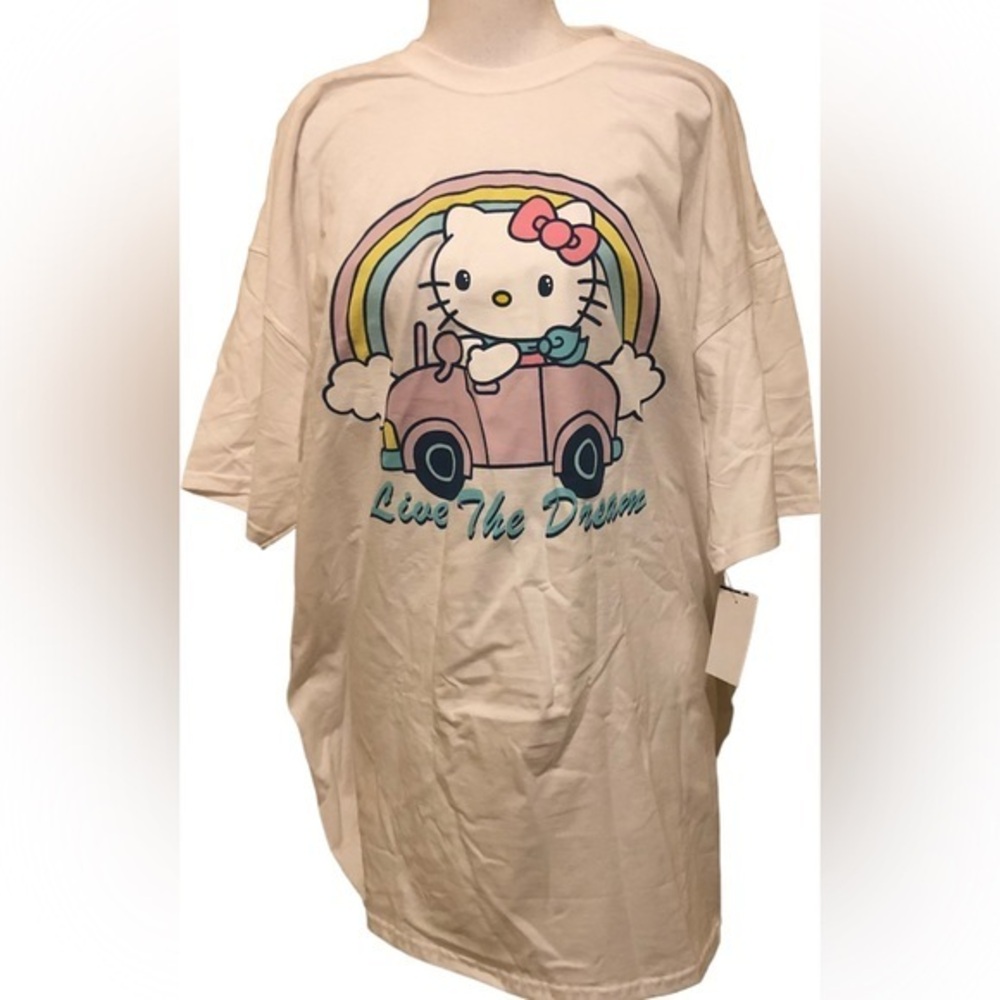 NWT Hello kitty by Sanrio live the dream shirt
